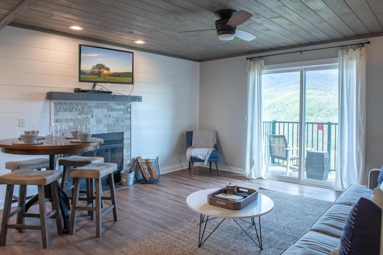 Modern Mountain Escape Villa Gatlinburg Exteriör bild